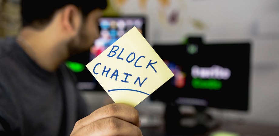 Comunicazione online per progetti Blockchain
